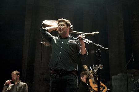 Mumford and Sons bei einem Konzert im Mai 2017