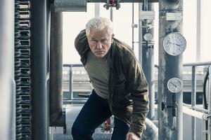 "Tatort: KI": Kommissar Batic (Miroslav Nemec) verfolgt auf dem Dach des Rechenzentrums einen Verdächtigen