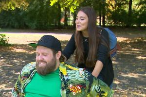 "Köln 50667": Annika und der angebliche Rollstuhlfahrer Jan verbringen gemeinsam den Tag