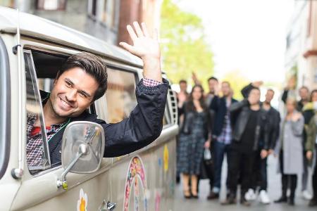 In Folge 6.000 packt Paco Weigel seine Koffer