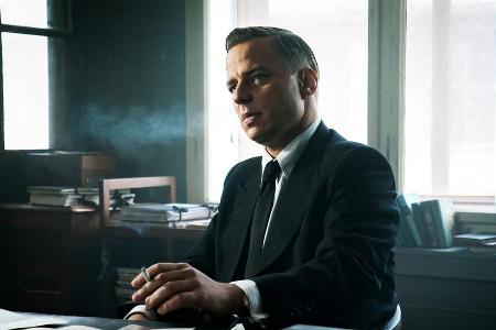 Tom Wlaschiha schlüpft in 