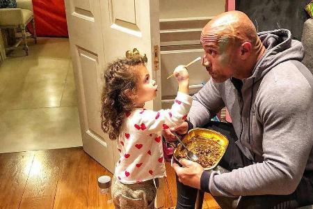 Tochter Jasmine darf sich an Dwayne 