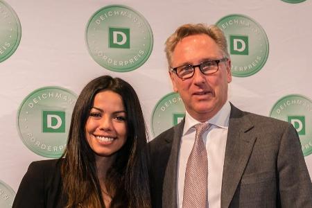 Soziale Projekte für Kinder und Jugendliche liegen Fernanda Brandão, hier mit Heinrich Deichmann, besonders am Herzen