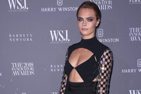 Cara Delevingne sorgte bei den Innovator Awards mit diesem Outfit für Aufsehen