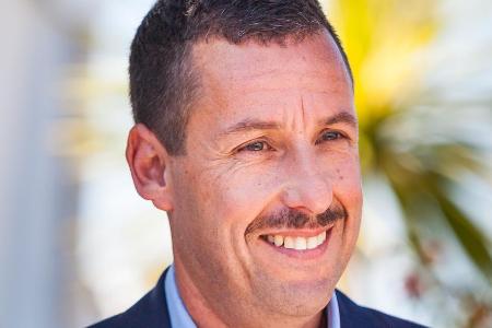 Schauspieler Adam Sandler ist wirklich für jeden Spaß zu haben