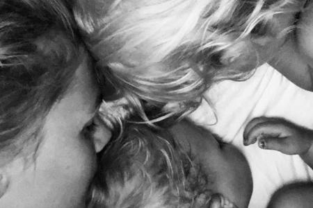 Sara Kulka und ihre beiden Töchter