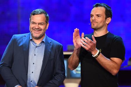 Gemeinsam vor der Kamera: Moderator Elton (l.) und Steffen Henssler