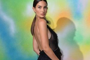 Model Lily Aldridge zeigt in New York stolz ihren Babybauch