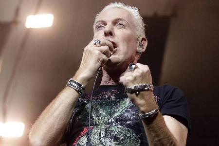 H.P. Baxxter von Scooter auf der Openair-Bühne an der Trabrennbahn in Hamburg