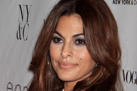 Eva Mendes feiert ihre fünfte Kollektion in Los Angeles