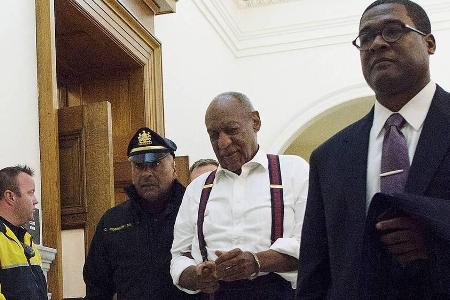 Bill Cosby wird aus dem Gerichtssaal abgeführt