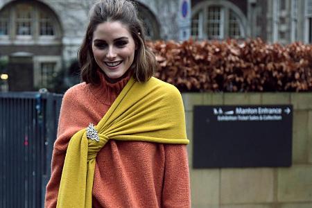 It-Girl und Fashion-Expertin Olivia Palermo bei der Fashion Week in London: Sie setzt auf Terrakotta und Gelb