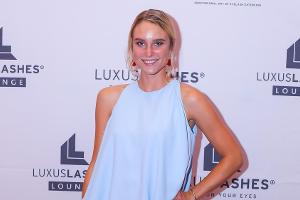 Kim Hnizdo macht auch auf dem roten Teppich eine gute Figur