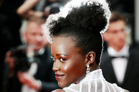 Ist mit ihrer Haarpracht schön des Öfteren angeeckt: Lupito Nyong'o