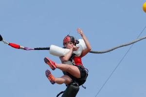 Wird heftig durch die Luft geschleudert und kommt dabei an ihre körperlichen Grenzen: Sabia Boulahrouz