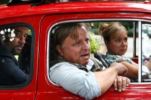 "Tatort: Höllenfahrt": Kommissar Frank Thiel (Axel Prahl) und Silke Haller alias "Alberich" (ChrisTine Urspruch) auf Verbrec...