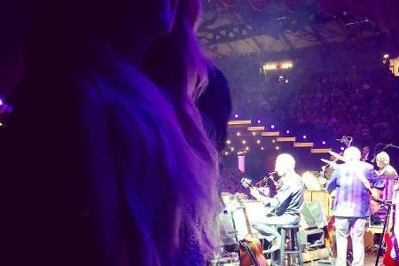 Carrie Underwood hinten den Kulissen des 