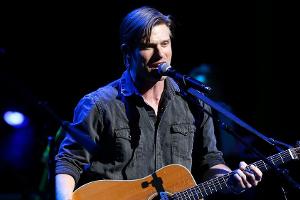 Chris Carmack spielte in "Nashville" nicht nur einen Sänger, er kann auch wirklich singen