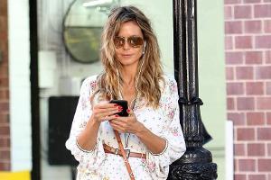 Mit zunehmender Hitze werden die Kleider kürzer? Nicht bei Modelmama Heidi Klum (45)! Für das Sommer-Outfit ist die Wahl des...