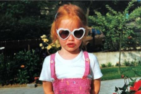 Die kleine Barbara Meier im Sommerkleidchen