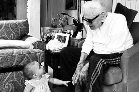 100 Jahre Altersunterschied: Kirk Douglas und seine Urenkelin