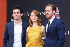 Alle drei Stars von "La La Land" werden wohl in Venedig gemeinsam zugegen sein - Regisseur Damien Chazelle (l.) und Ryan Gos...