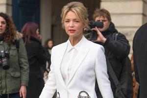 Die belgische Schauspielerin Virginie Efira zeigt, wie der Look in Weiß funktioniert