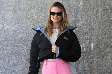 Model Behati Prinsloo hat den Style-Faktor bei der Winterkleidung für sich entdeckt