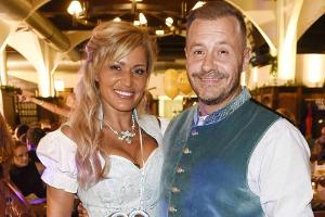 Willi Herren mit Ehefrau Jasmin Jenewein bei einem Auftritt in Berlin