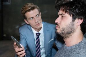 "Unter uns": Marc (l.) schafft es, Jakobs Vertrauen in Saskia zu erschüttern