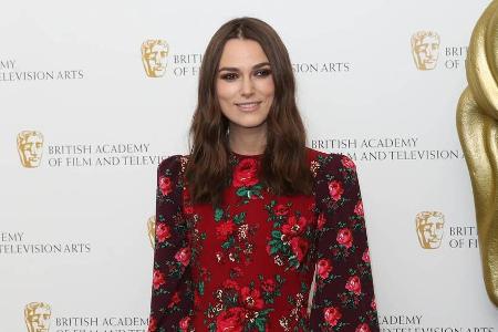 Keira Knightley setzt im Dezember auf florale Muster