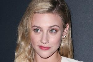 In ihrer Rolle als Betty Cooper mimt Lili Reinhart eher das brave Mädchen