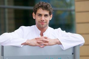 Roy Peter Link verabschiedet sich "in aller Freundschaft" als Dr. Niklas Ahrend