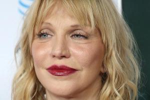 Der Ex-Ehemann ihrer Tochter erhebt schwere Anschuldigungen gegen Courtney Love