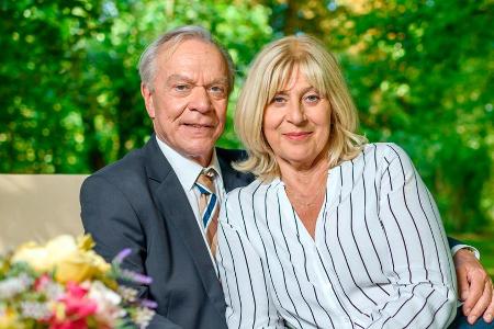 Sie waren ein eingespieltes Team am Hotel Fürstenhof: Werner Saalfeld (Dirk Galuba) und Charlotte Saalfeld (Mona Seefried)