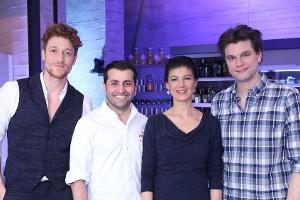 "Grill den Profi" (v.l.): Daniel Donskoy, Koch-Profi Ali Güngörmüs, Sahra Wagenknecht und Lutz van der Horst