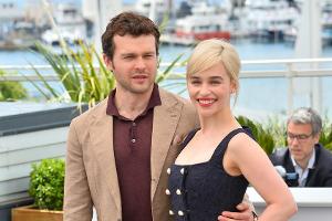 Emilia Clarke an der Seite ihres "Solo"-Kollegens Alden Ehrenreich bei den Filmfestspielen von Cannes 2018
