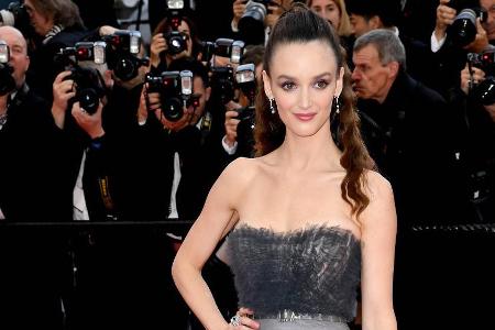 Charlotte Le Bon auf dem roten Teppich in Cannes