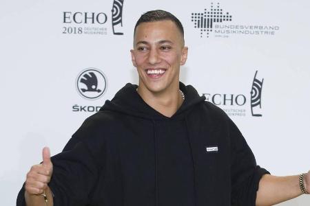 Beim Echo hatte Farid Bang beste Laune - im Gegensatz zum restlichen Promi-Publikum um Campino und Co.