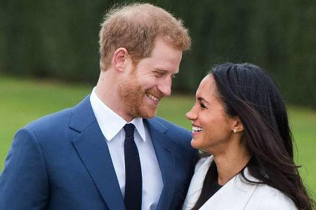 Das erste Foto als Verlobte: Am 27. November zeigten sich Meghan Markle und Prinz Harry der Presse