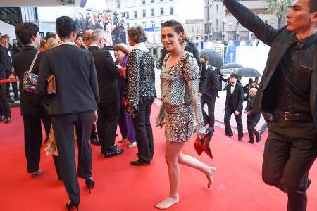 Schauspielerin Kristen Stewart sorgt barfuß für Aufsehen