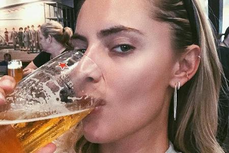 Die Festival-Saison kann kommen: Model Sophia Thomalla hat sich auf das Besäufnis vorbereitet