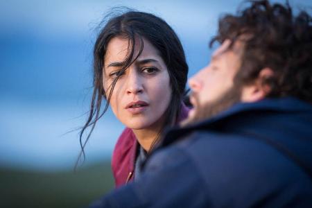 Dunkler wird's nicht: Die Französin Kahina Zadi (Leila Bekhti) lernt die nordische Mitternachtssonne kennen