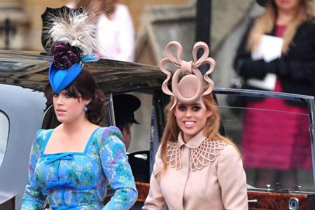 Prinzessin Eugenie (links) und Prinzessin Beatrice bei der Hochzeit von Kate Middleton und Prinz William im Jahr 2011