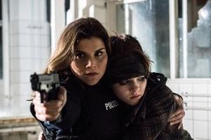 "Stralsund": Kommissarin Nina Petersen (Katharina Wackernagel, l.) im Einsatz