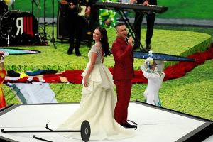 Robbie Williams und Aida Garifullina bei der Eröffnungsfeier der Fußball-WM 2018