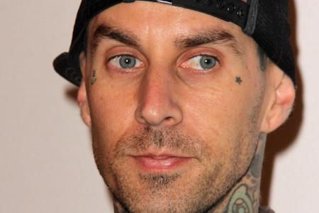 Travis Barker liegt derzeit im Krankenhaus