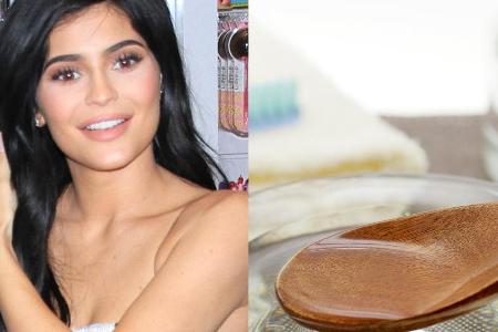 Öl kann mehr als nur Salat-Dressing: Das weiß auch Kylie Jenner