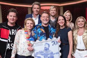 "Mensch Jürgen! von der Lippe wird 70" (v.l.n.r.): Chris Tall, Annette Frier, Moderator Jörg Pilawa, Jürgen von der Lippe, M...