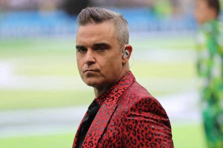 Robbie Williams unterlief bei seinem WM-Auftritt in Russland ein kleiner Fehler - mit großen Folgen?